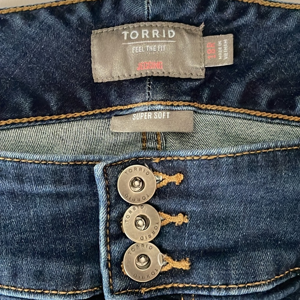 Torrid Super Soft Jegging Size 18r - image 2
